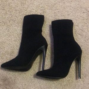 Steven Madden Pull on boots size 6